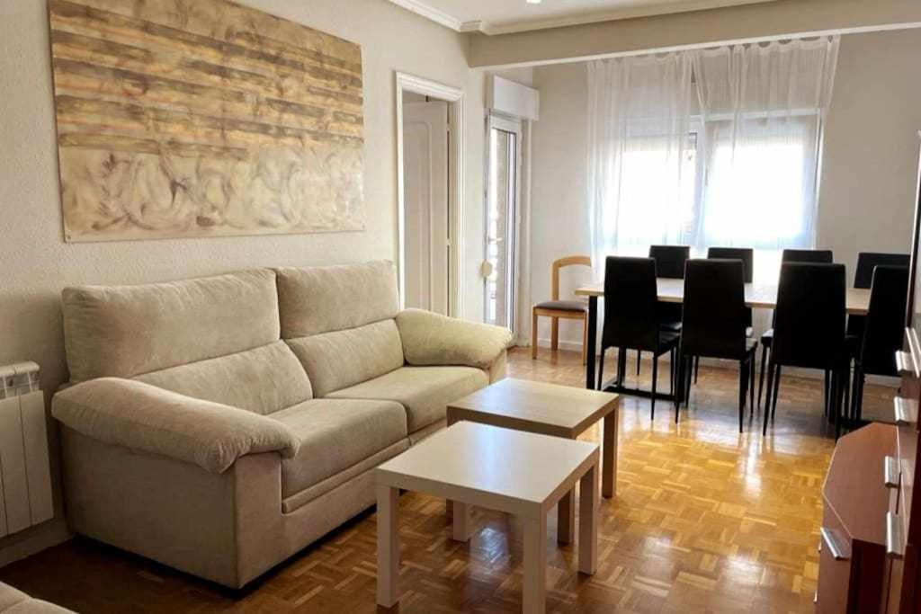 Oak Flat - 4 Habitaciones, 2 Banos, Terrazas- Леон Экстерьер фото